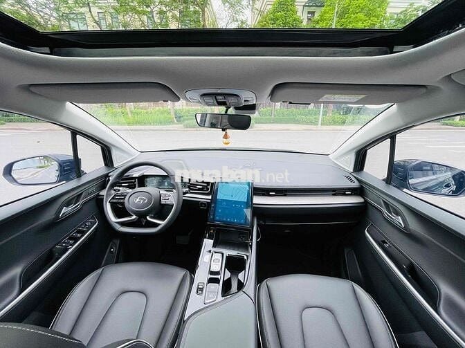 Hyundai Custin 2024 2.0T Premium 40000 km Đen