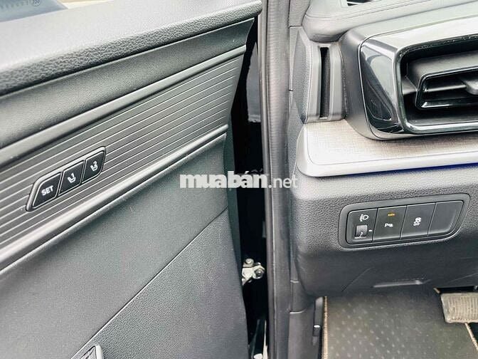 Hyundai Custin 2024 2.0T Premium 40000 km Đen
