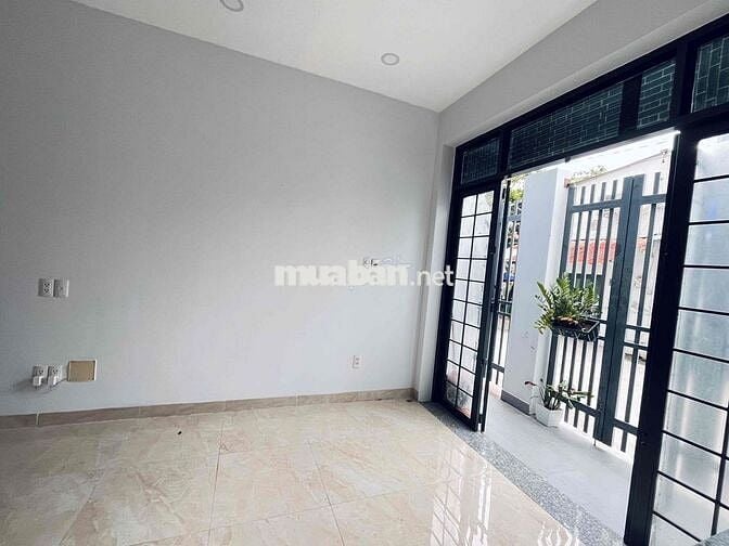 PHÒNG MỚI DƯỚI TRỆT - CÓ SÂN TRƯỚC RIÊNG