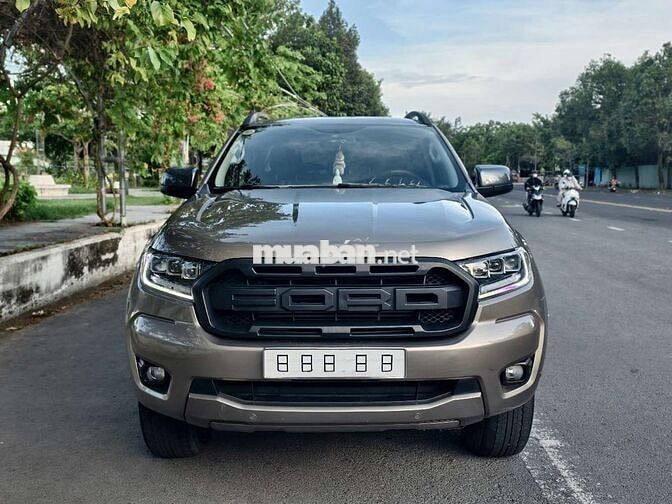 Ford Ranger XLS STD 2022 Nâu 7 vạn