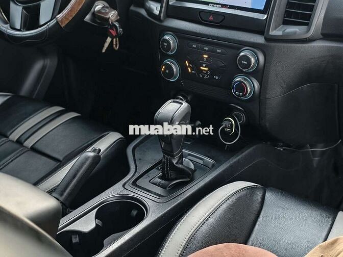 Ford Ranger XLS STD 2022 Nâu 7 vạn