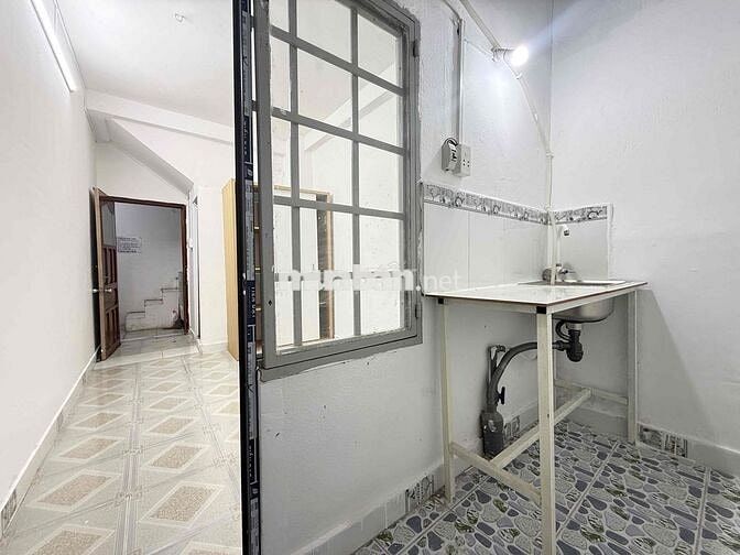 CHO THUÊ PHÒNG TRỆT - 3Tr3 - PHẠM VĂN CHÍ Q6 - TÁCH BẾP - SẴN MÁY LANH