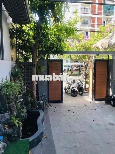 chính chủ đang ở bán căn nhà sân vườn mini đường phan khoang