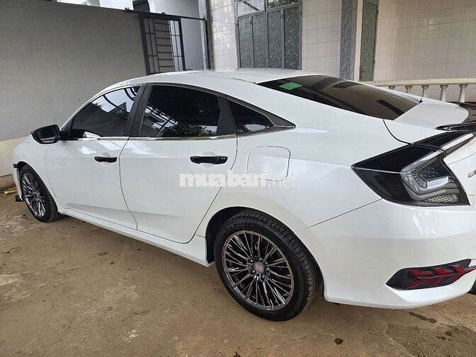 Honda Civic 2019 Trắng Thái Lan 5 chỗ