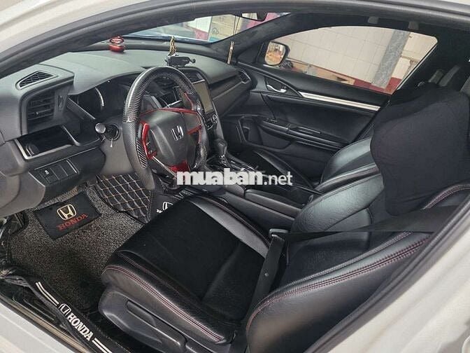 Honda Civic 2019 Trắng Thái Lan 5 chỗ