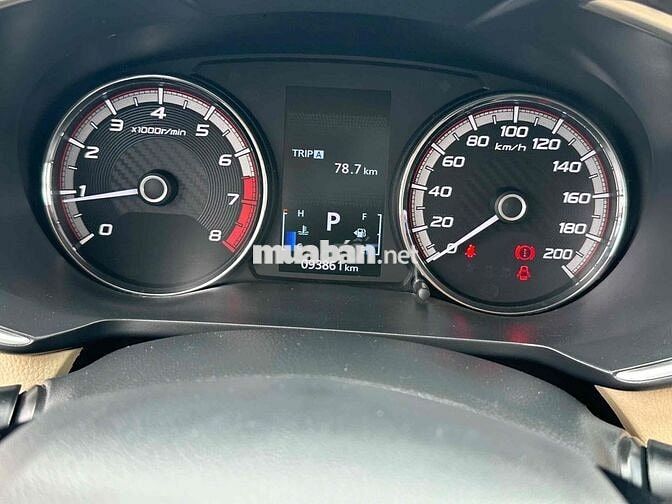 Mitsubishi Xpander 1.5 Pre 2019 tự động bao chếch