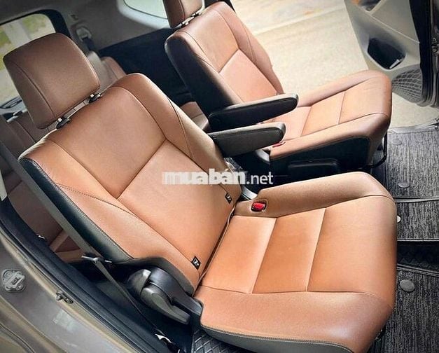 Toyota Innova 2.0V 2018  7 chỗ 55.000 km