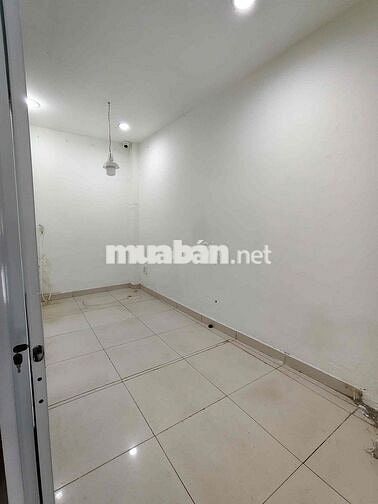 Cho thuê nhà mặt tiền Bạch đằng 20tr vị trí sầm uất
