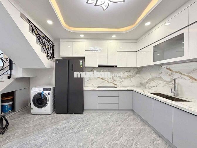 Nhà Mới Xe Hơi Vào Nhà, Đường Nguyễn Văn Trỗi