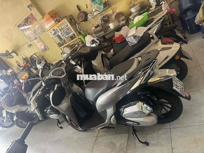 Honda SH Mode Bạc