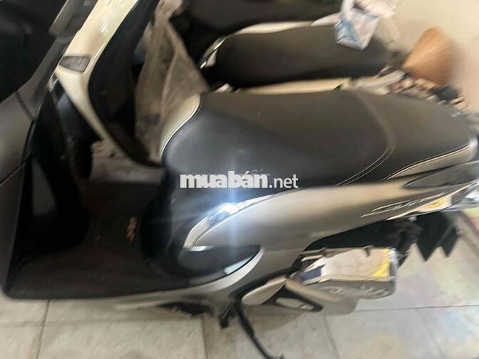 Honda SH Mode Bạc