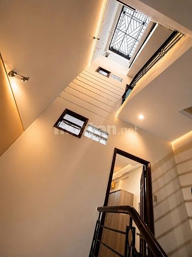 Chính chủ cho thuê nhà nguyên căn cạnh Nguyễn Văn Cừ Q.5 - 4m x 16m