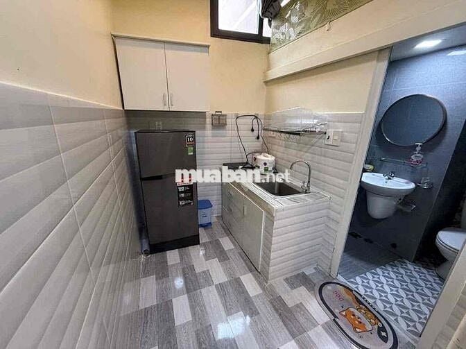 STUDIO MỚI XÂY FULL NỘI THẤT SIÊU XỊN - cửa sổ trời
