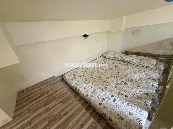 STUDIO MỚI XÂY FULL NỘI THẤT SIÊU XỊN - cửa sổ trời
