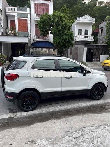 Ford EcoSport Titanium Trắng Xăng