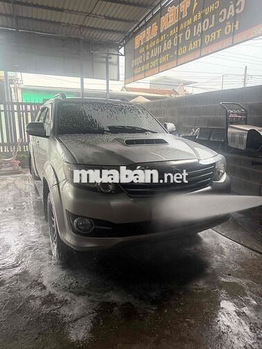 Toyota Fortuner 2016 Dầu Bạc