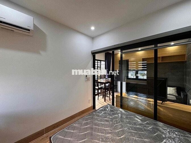 CĂN HỘ TẦNG 6, 1 PHÒNG NGỦ, NHIỀU CỬ SỔ, BAN CÔNG