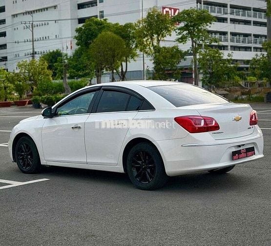 Chevrolet Cruze 2017 Sedan Trắng