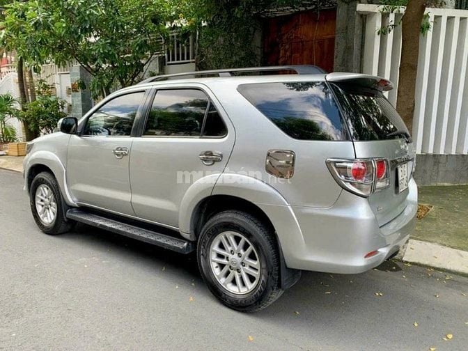 Toyota FORTUNER bản V số tự động đời cuối 2012