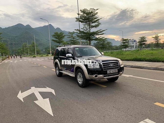 Ford Everest Số sàn Dầu màu Đen