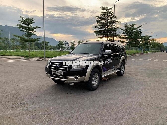 Ford Everest Số sàn Dầu màu Đen