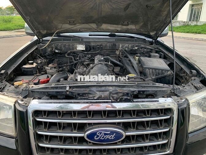 Ford Everest Số sàn Dầu màu Đen