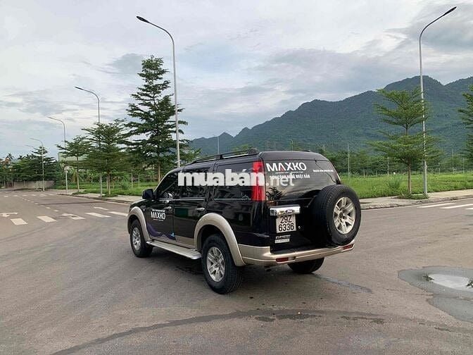 Ford Everest Số sàn Dầu màu Đen