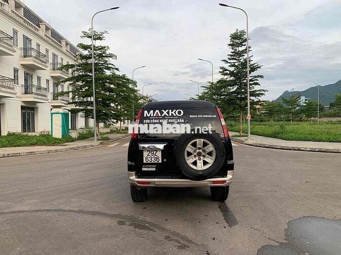 Ford Everest Số sàn Dầu màu Đen