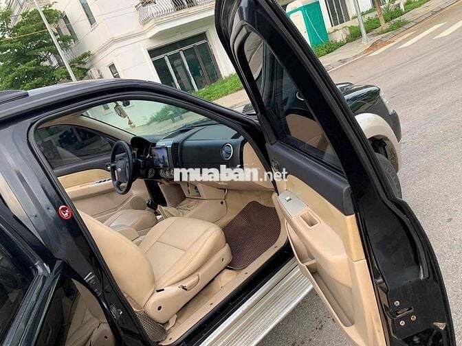 Ford Everest Số sàn Dầu màu Đen