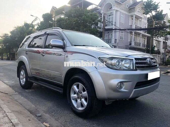 Toyota Fortuner V 2009 số tự động máy xăng 2 cầu