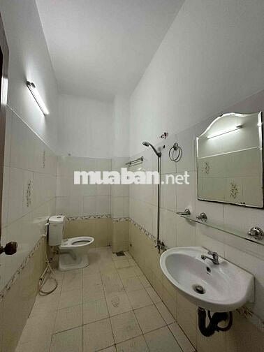 thuê nhà nguyên căn cống lở hẻm lớn