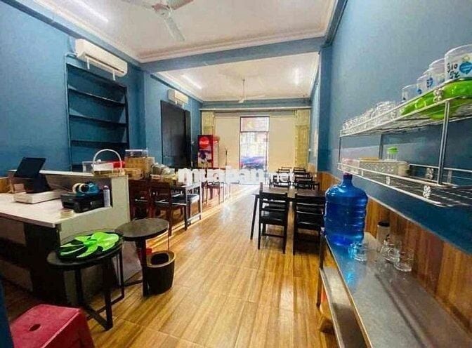 Cho thuê Nhà Kinh doanh 4 Tầng Khu Bàn Cờ gần ngay đường Nguyễn Thị Mi