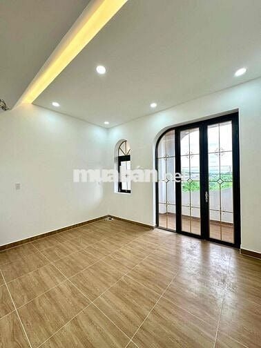 NHÀ GIÁ RẺ GẦN CHỢ CẦU TRÀM , RIÊNG LẼ 4m5 x 23m SHR 3PN 3WC