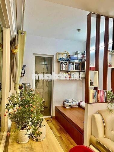 Chuyển công tác nên bán nhà đẹp đang ở Ehome5