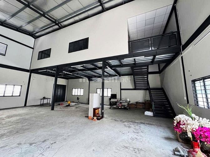 CHO THUÊ KHO ĐẸP-330m2, Y hình-Xe 3.5t-Làm kho hàng. 
