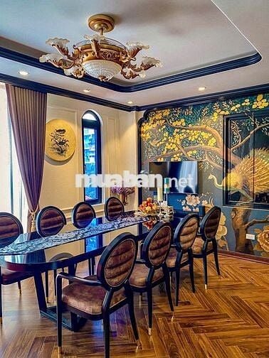 Nhà cực đẹp con phố vip Hoàng Cầu - Gara 7 tầng NT dát vàng  >20tỷ