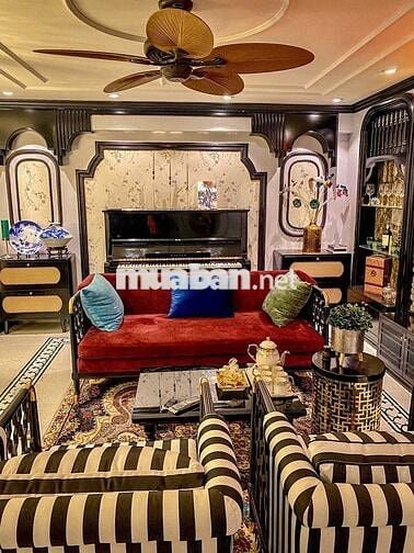 Nhà cực đẹp con phố vip Hoàng Cầu - Gara 7 tầng NT dát vàng  >20tỷ