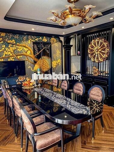 Nhà cực đẹp con phố vip Hoàng Cầu - Gara 7 tầng NT dát vàng  >20tỷ