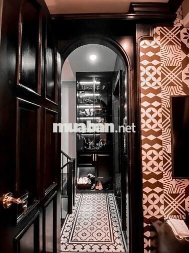 Nhà cực đẹp con phố vip Hoàng Cầu - Gara 7 tầng NT dát vàng  >20tỷ