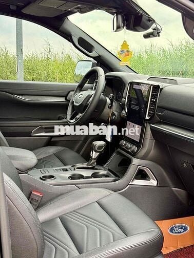 Bán FORD EVEREST TITANIUM 4x2 2023 ĐEN Hỗ trợ vay