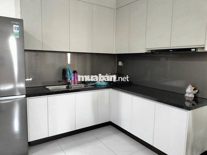 Hàng hot căn 2pn2wc 7tr nhà trống mới tinh tại C Sky View