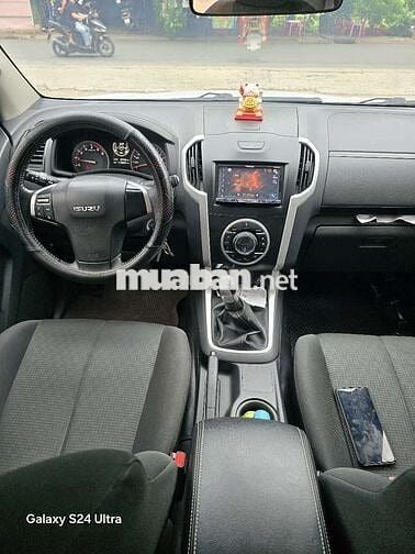 Isuzu D-Max Trắng Dầu Thái Lan