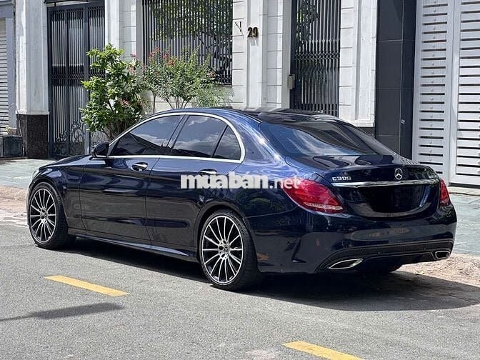 Mercedes-Benz C300 AMG 2017 xanh cavansite