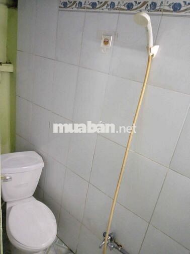nhà thuê ở, đầu hẽm rộng 3m , đi vào khoảng 20m tới nhà ở, an ninh