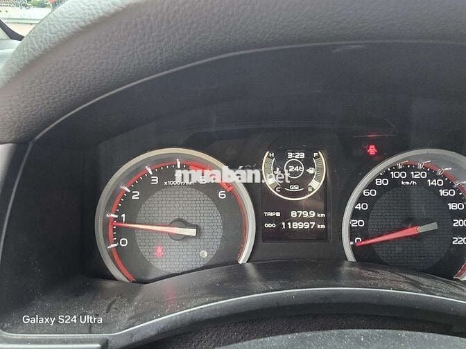 Isuzu D-Max Trắng Dầu Thái Lan