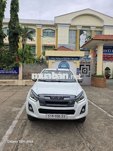 Isuzu D-Max Trắng Dầu Thái Lan