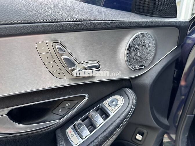 Mercedes-Benz C300 AMG 2017 xanh cavansite