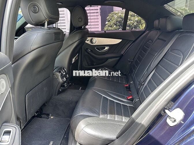 Mercedes-Benz C300 AMG 2017 xanh cavansite