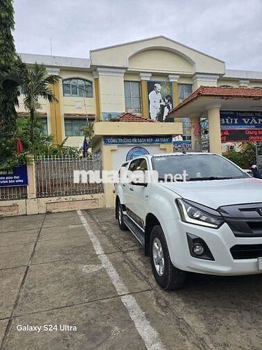 Isuzu D-Max Trắng Dầu Thái Lan