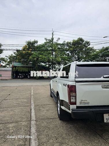 Isuzu D-Max Trắng Dầu Thái Lan